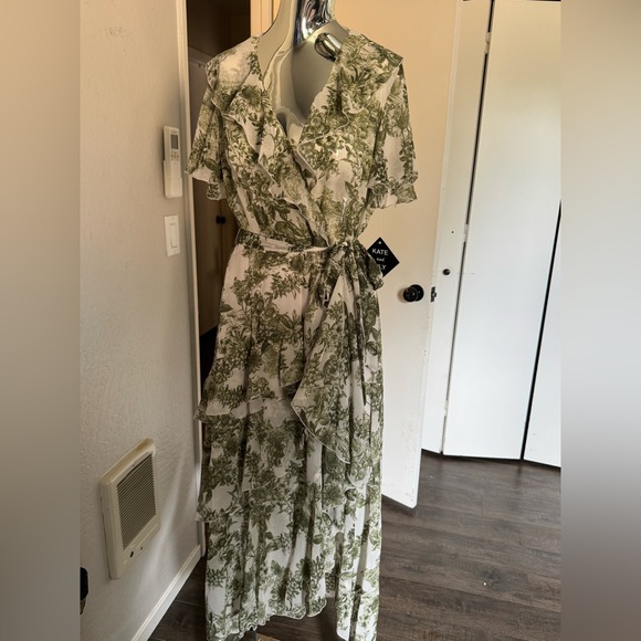 SHEIN Green Floral Maxi Dress - Picture 1 of 2